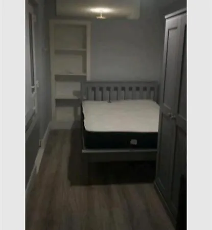 Workers Diggs!! Apartment Bray